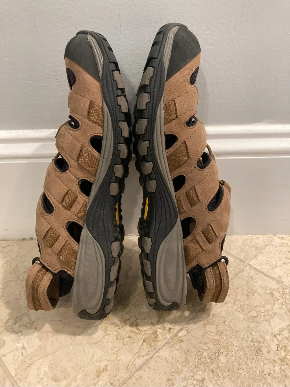 Merrell Saugatuck Kangaroo Closed Toe Hiking Sandals Brown Leather Mens Size 13